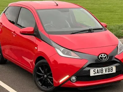 Used Toyota Aygo x-style 69 HP (50 kW) 2018 Red Hatchback