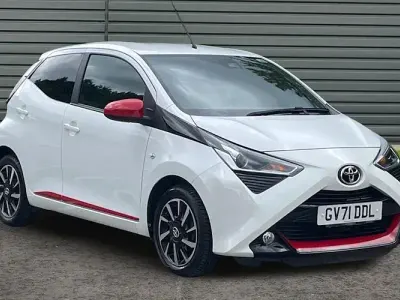 Used Toyota Aygo Trend 72 HP (52 kW) 2021 White Hatchback