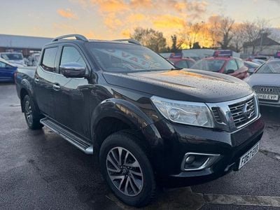 Black Used 2017 Nissan Navara Tekna Pickup | £12,995 (Fair price)