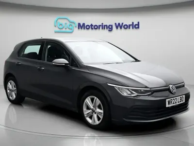 Usado VW Golf VIII Life 110 CV (80 kW) 2022 Gris Utilitario