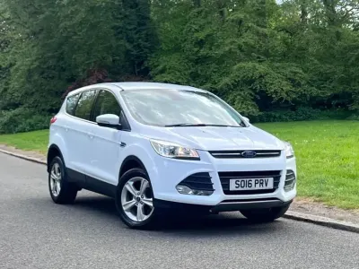 Begagnad Ford Kuga Zetec 150 HK (110 kW) 2016 Vit SUV