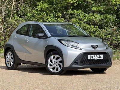 Used Toyota Aygo X PURE 72 HP (52 kW) 2023 Silver SUV