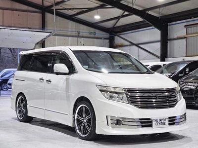 Used Nissan Elgrand 2011 White MPV