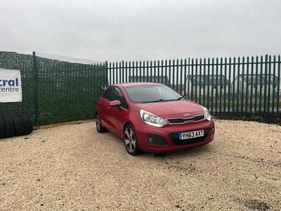 Used Kia Rio 2013 Red Hatchback