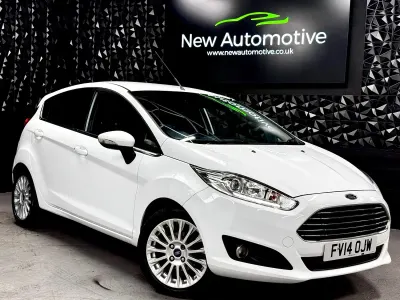 Used Ford Fiesta Titanium 125 HP (91 kW) 2014 White Hatchback