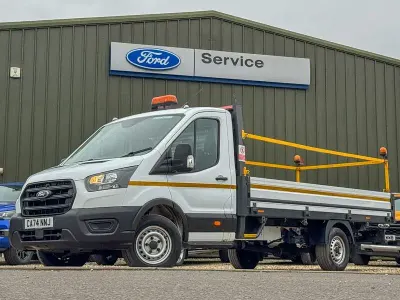 Usado Ford Transit Select 131 HP (96 kW) 2024 Branco Cabrios
