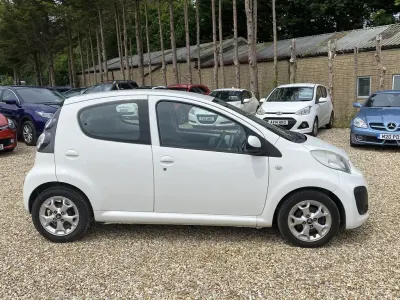 Used Citroën C1 68 HP (50 kW) 2014 White Hatchback