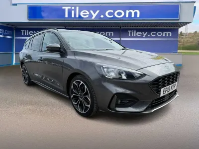 Usado Ford Focus ST-Line X 182 HP (133 kW) 2019 Cinzento Carrinha