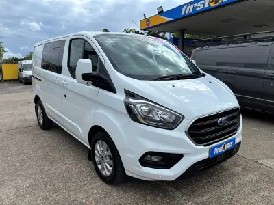 Begagnad Ford Transit Custom Limited 130 HK (95 kW) 2023 Vit
