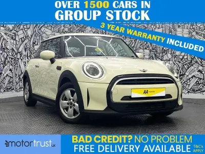 Używany Mini Cooper Classic 136 KM (100 kW) 2021 Biały Hatchback