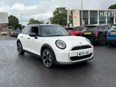 Used Mini Cooper S Hatch 201 HP (147 kW) 2025 White Hatchback
