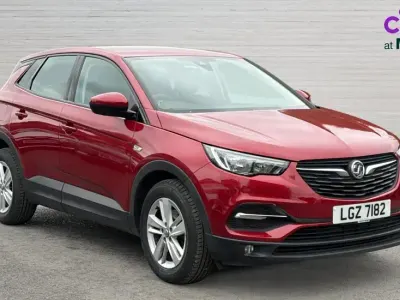 Używany Vauxhall Grandland X 130 KM (95 kW) 2018 Czerwony SUV