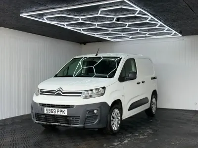 Used Citroën Berlingo 100 HP (73 kW) 2020 White MPV