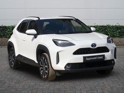Used Toyota Yaris Hybrid Design 2023 White Hatchback