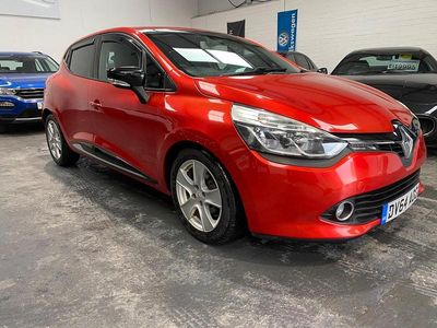Used Renault Clio IV Dynamique 75 HP (55 kW) 2014 Red Hatchback