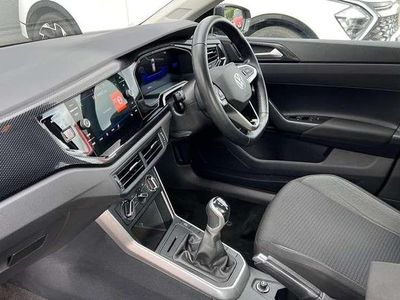 Begagnad VW Polo Life 95 HK (69 kW) 2023 Svart Halvkombi