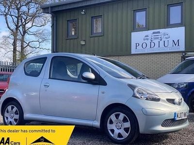 Begagnad Toyota Aygo 67 HK (49 kW) 2007 Blå Halvkombi