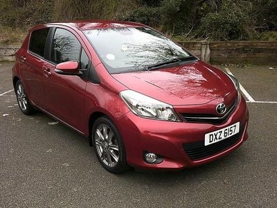 Used Toyota Yaris Multidrive S 99 HP (72 kW) 2013 Red Hatchback