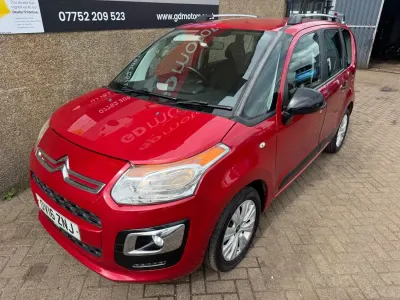 Begagnad Citroën C3 Picasso 100 HK (73 kW) 2016 Röd Minibuss