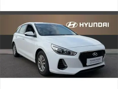 Used Hyundai i30 120 HP (88 kW) 2018 White Estate