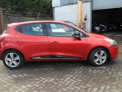 Used Renault Clio IV Dynamique 90 HP (66 kW) 2013 Red Hatchback