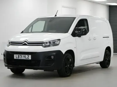 Used Citroën Berlingo 130 HP (95 kW) 2021 White MPV