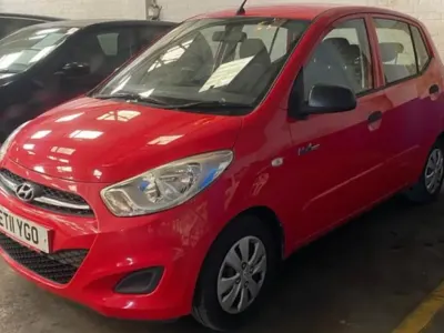 Used Hyundai i10 69 HP (50 kW) 2011 Red Hatchback