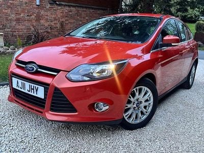 Used Ford Focus Titanium 115 HP (84 kW) 2011 Orange Hatchback