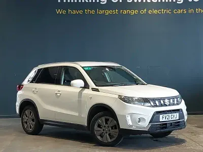 Käytetty Suzuki Vitara SZ-T 129 HP (94 kW) 2021 Valkoinen Katumaasturi