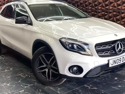 Used Mercedes GLA180 Urban 122 HP (89 kW) 2018 White SUV