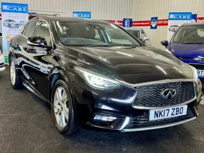 Used Infiniti Q30 Premium 109 HP (80 kW) 2017 Black Hatchback