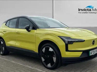 Usado Volvo EX30 Plus 200 kW (272 HP) 2025 Amarelo SUV