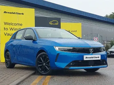 Used Vauxhall Astra Design Edition 110 HP (80 kW) 2023 Blue Hatchback