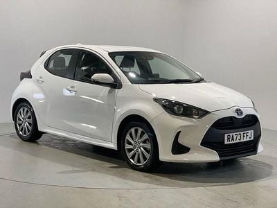 Used Toyota Yaris 116 HP (85 kW) 2024 White Hatchback