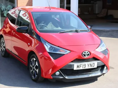 Used Toyota Aygo Trend 72 HP (52 kW) 2019 Red Hatchback