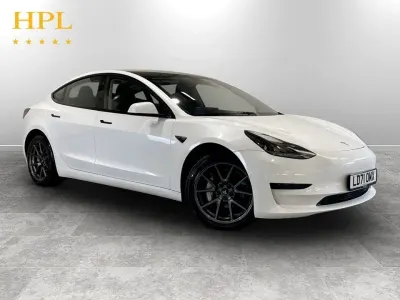Używany Tesla Model 3 Standard Range 366 kW (498 KM) 2021 Biały Sedan/Limuzyna