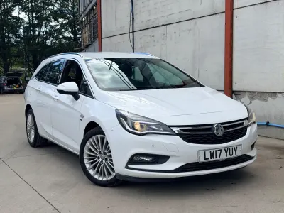 Used Vauxhall Astra Elite 2017 White Estate