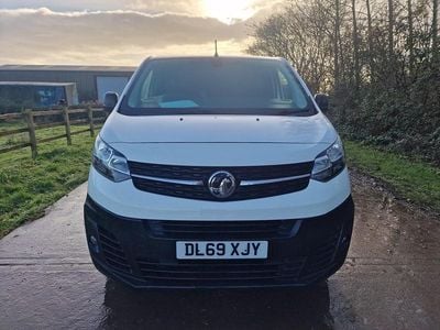 Used Vauxhall Vivaro 100 HP (73 kW) 2020 White MPV