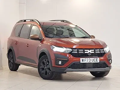 Usado Dacia Jogger Extreme 140 HP (102 kW) 2023 Castanho Monovolume