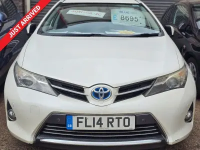 Usado Toyota Auris Hybrid