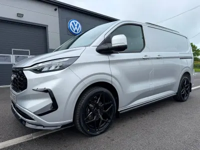 Usado Ford Transit Custom Limited 136 CV (100 kW) 2024 Plateado Van