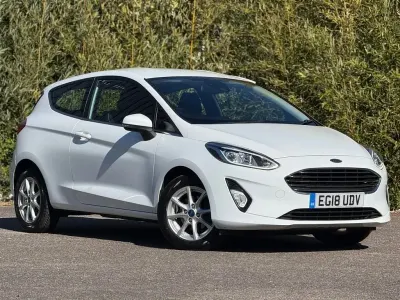 Usado Ford Fiesta Zetec 100 HP (73 kW) 2018 Branco Citadino