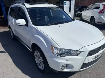 Used Mitsubishi Outlander 150 HP (110 kW) 2012 White SUV