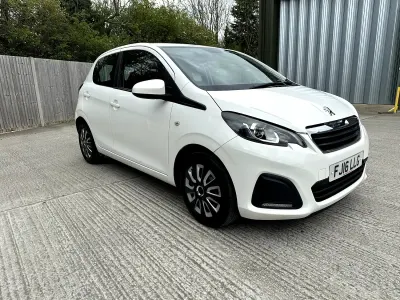 Used Peugeot 108 Active 68 HP (50 kW) 2016 White Hatchback