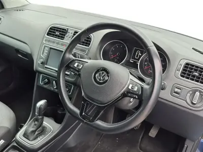 Used VW Polo Match 90 HP (66 kW) 2016 Blue Hatchback