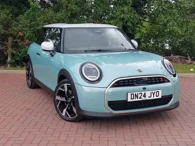 Used Mini Cooper Exclusive 204 HP (150 kW) 2024 Green Hatchback