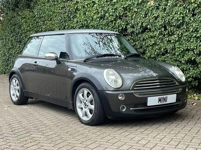 Begagnad Mini Cooper Hatch 116 HK (85 kW) 2005 Grå Halvkombi