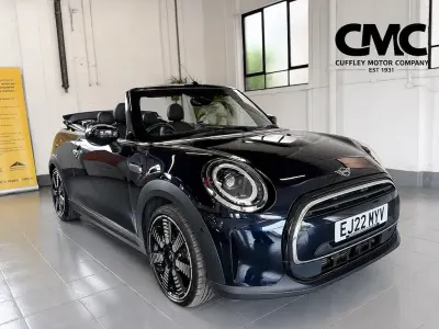 Usado Mini Cooper Cabriolet Exclusive 136 HP (100 kW) 2022 Azul Cabrios