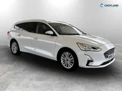 Gebraucht Ford Focus Titanium 125 PS (91 kW) 2018 Weiß Kombi