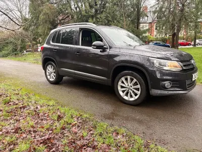 Second-hand VW Tiguan SE 180 CP (132 kW) 2013 Negru SUV
